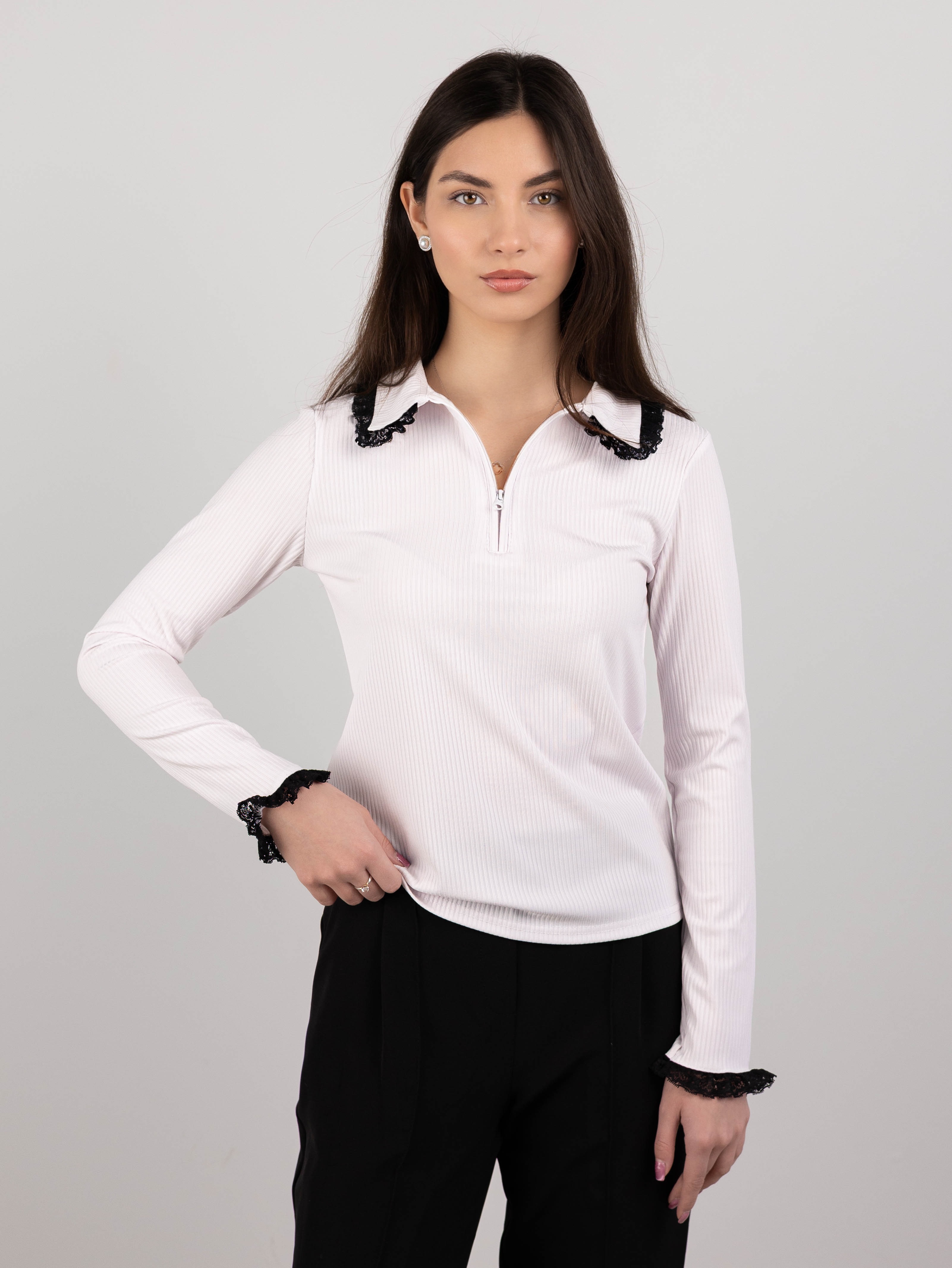 картинка Лонгслив поло с кружевом КМ101 Белый от магазина Спортсоло