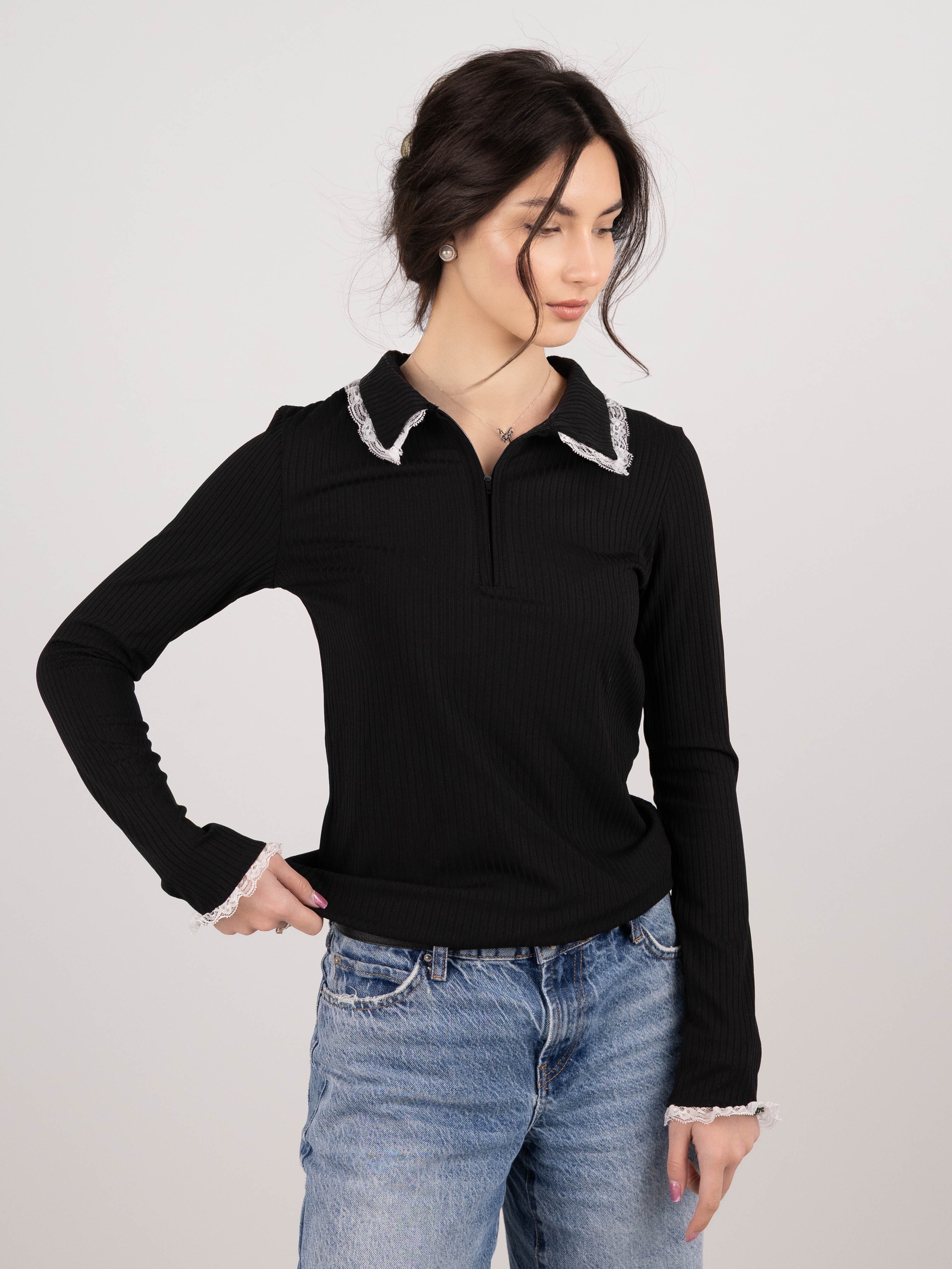 картинка Лонгслив поло с кружевом КМ101 Черный  от магазина Спортсоло